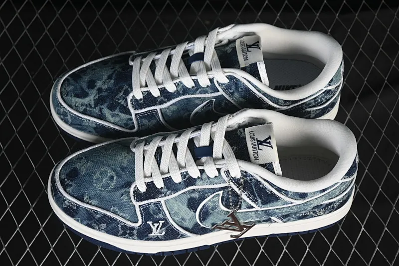 All categories Nk SB Dunk Series Nk SB Dunk Low High-end customized low-top sneakers Nike SB Dunk Low LV co-branded blue denim High-end customized low-top casual sneakers SC0601-466